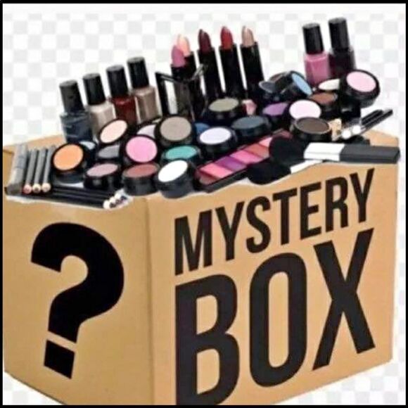 MAKEUP MYSTERY BOX.You find mascara, foundation, concealer, lipstick 15-20item